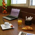 Отель Campanile Congres Clemenceau 3*