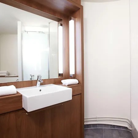 מלון Campanile Congres Clemenceau 3*