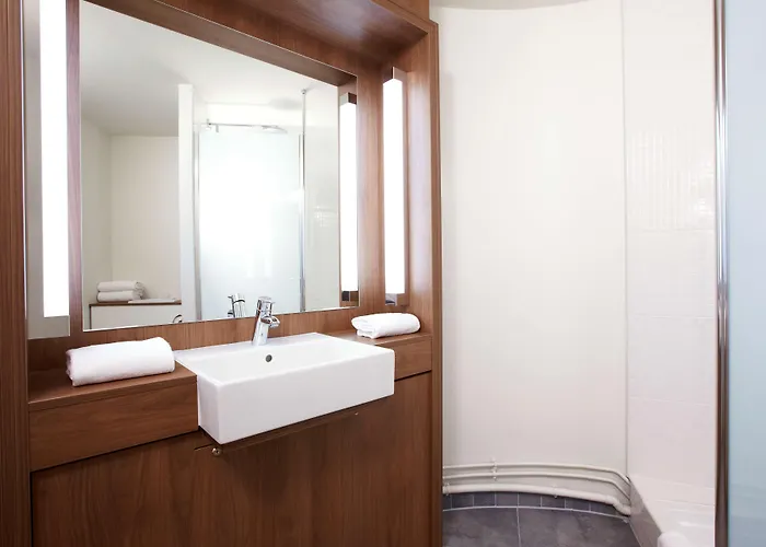 Hotel Campanile Congres Clemenceau 3*